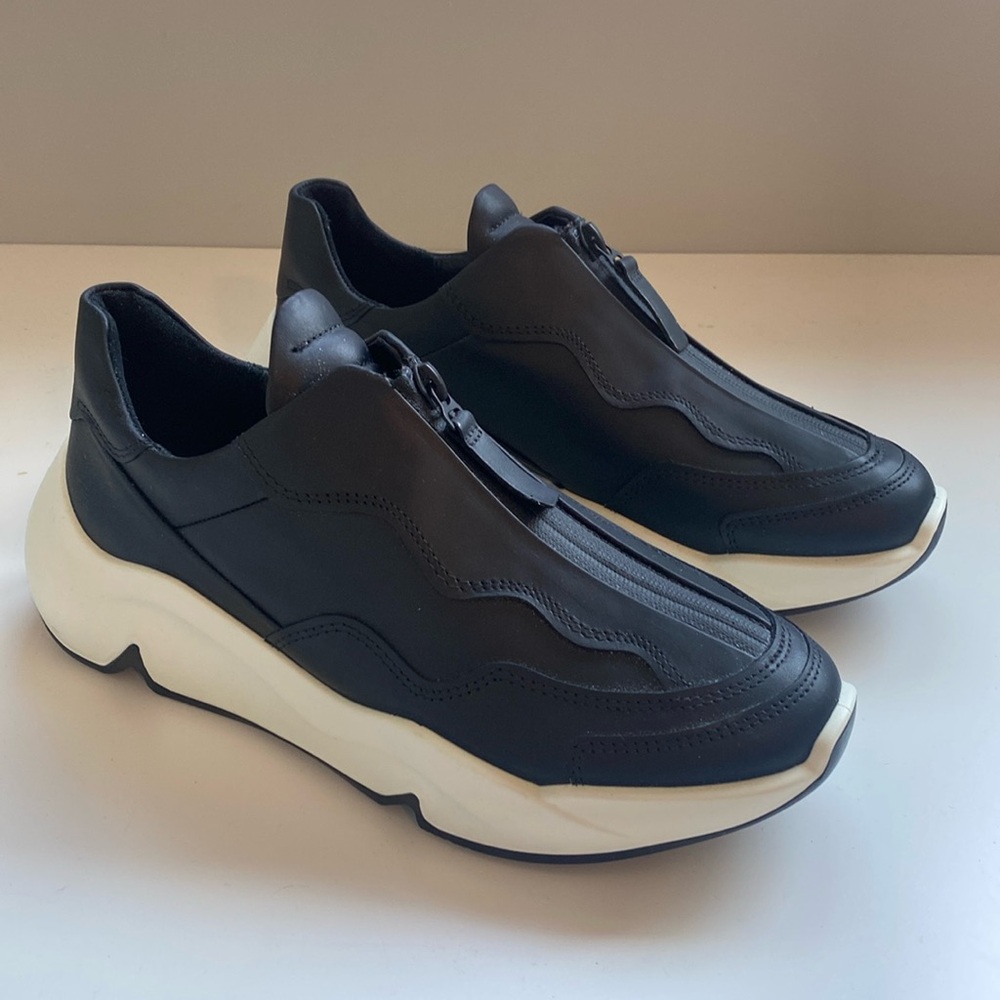 BRAND NEW Ecco Chunky Sneaker Black Size 38 EU (7-7.5 US)